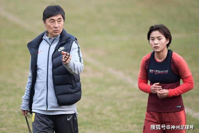 维维亚诺：阿莱格里的足球已经行不通了，那不勒斯聘请他非常冒险
